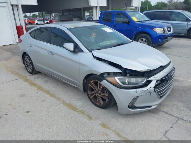 Salvage Hyundai ELANTRA Image