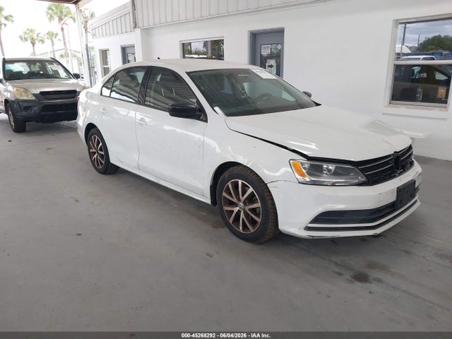 Salvage Volkswagen Jetta Image