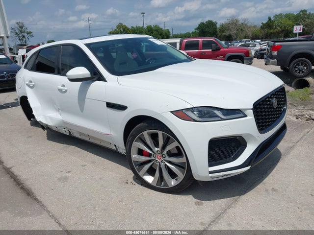 Salvage Jaguar F-PACE Image