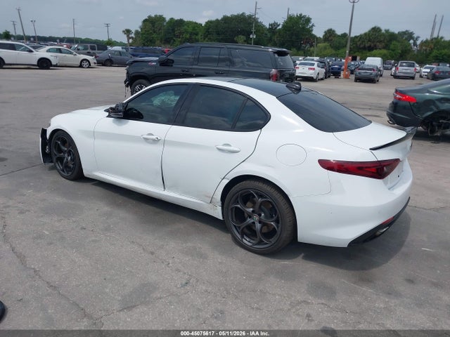 Alfa Romeo Giulia Ti Sport