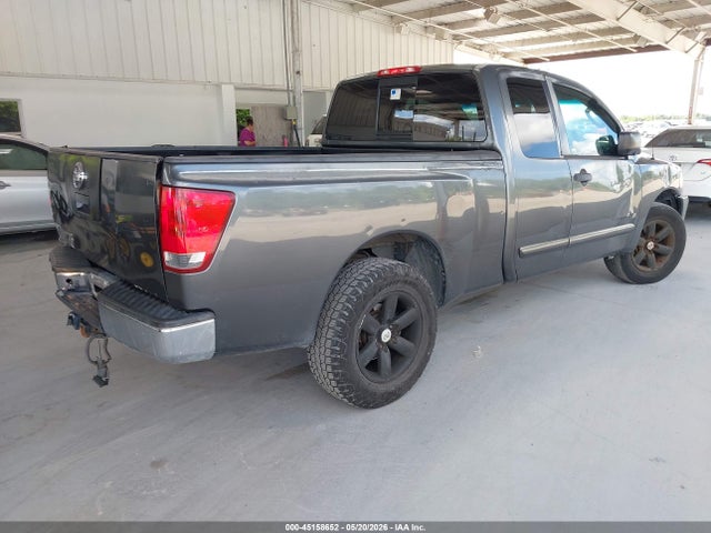 Nissan Titan Se