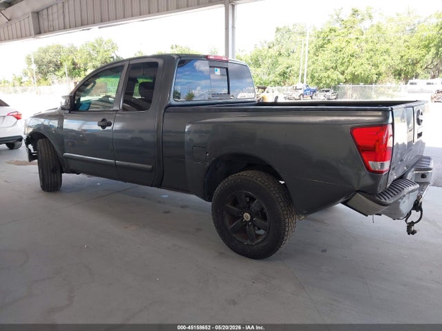 Nissan Titan Se