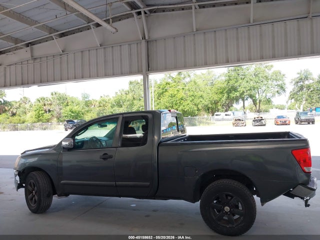 Nissan Titan Se
