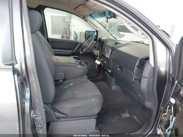 Nissan Titan Se