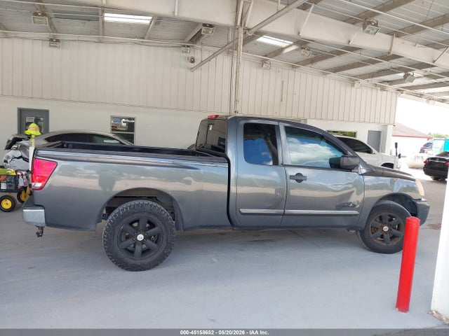 Nissan Titan Se