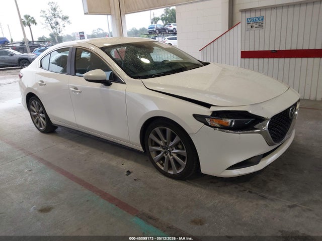 Salvage Mazda Mazda3 Image