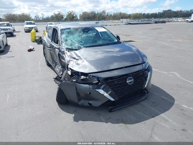 Salvage Nissan Sentra Image