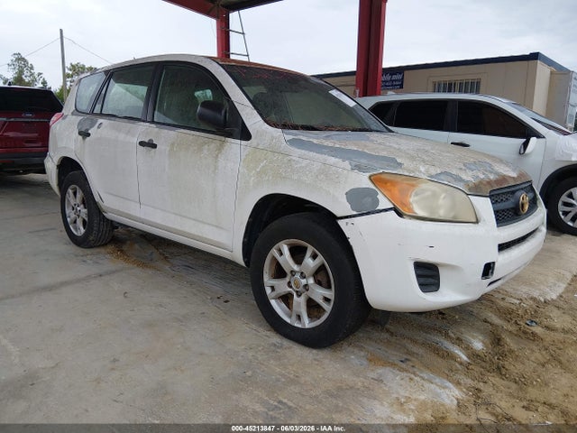 Salvage Toyota RAV4 Image