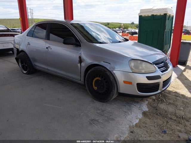 Salvage Volkswagen Jetta Image