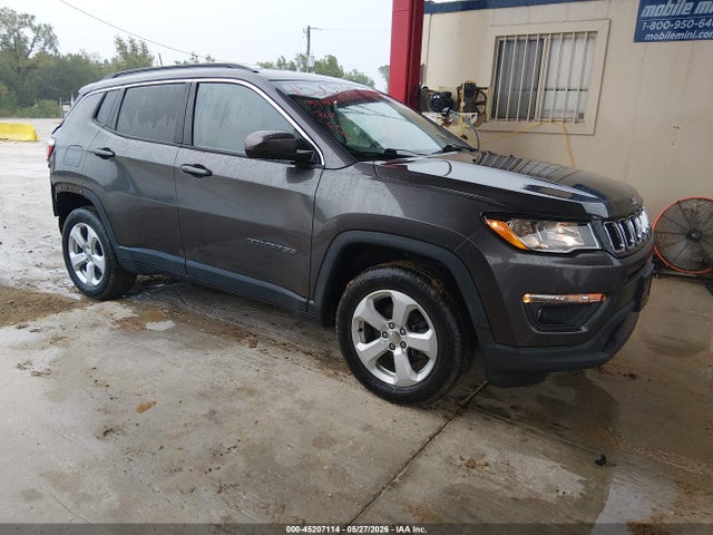 Salvage Jeep Compass Image