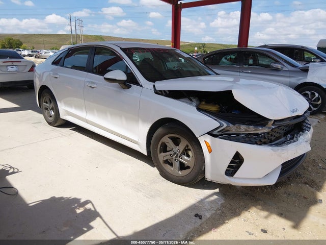 Salvage Kia K5 Image