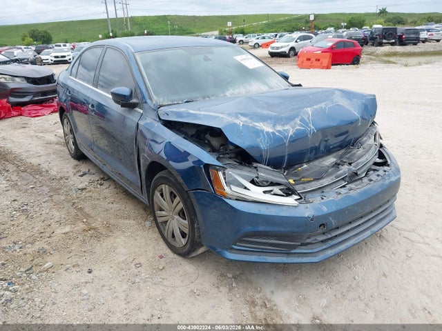 Salvage Volkswagen Jetta Image