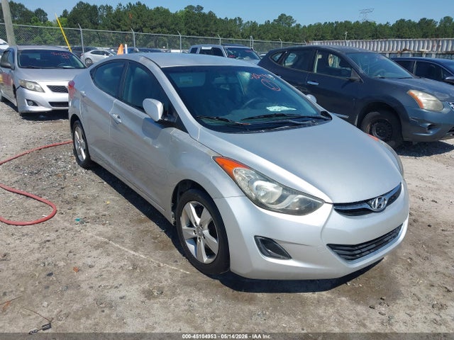 Salvage Hyundai ELANTRA Image