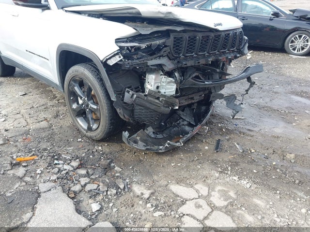 Jeep Grand Cherokee Altitude 4x4