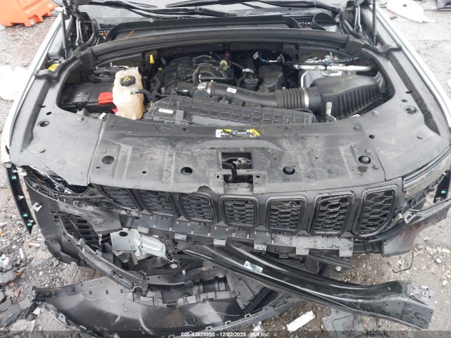 Jeep Grand Cherokee Altitude 4x4