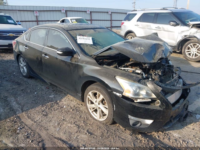 Salvage Nissan Altima Image