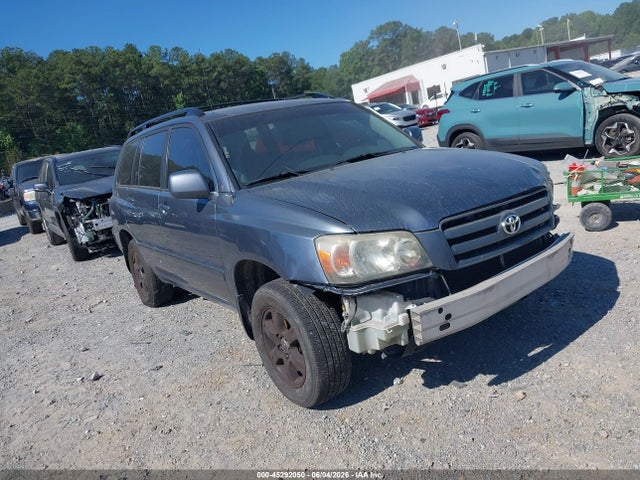 Salvage Toyota Highlander Image