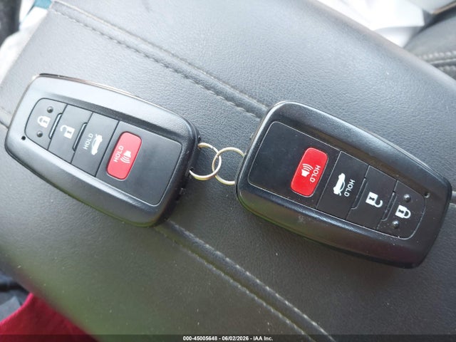 Toyota Camry Le Hybrid
