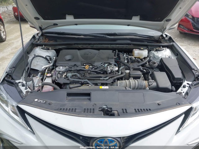 Toyota Camry Le Hybrid