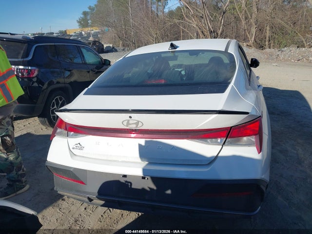 Hyundai ELANTRA Sel Sport