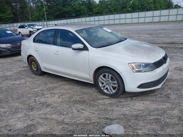 Salvage Volkswagen Jetta Image