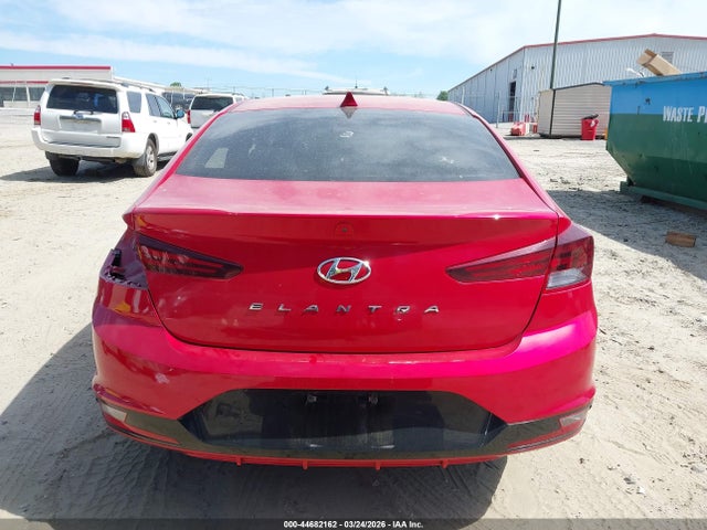 Hyundai ELANTRA Sel