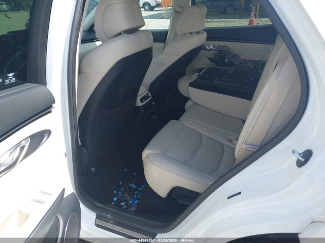 Genesis GV70 2.5t Awd