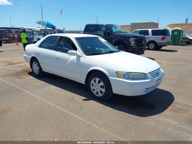 Salvage Toyota Camry Image