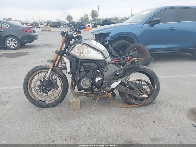 Cf Moto 700 CL X