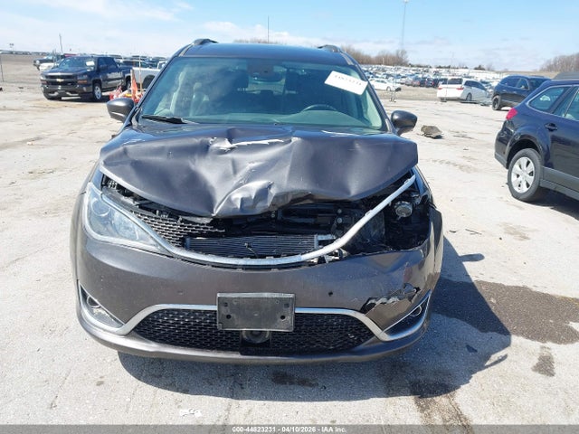 Chrysler Pacifica Touring L Plus
