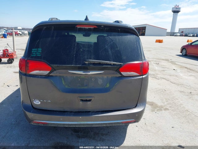 Chrysler Pacifica Touring L Plus
