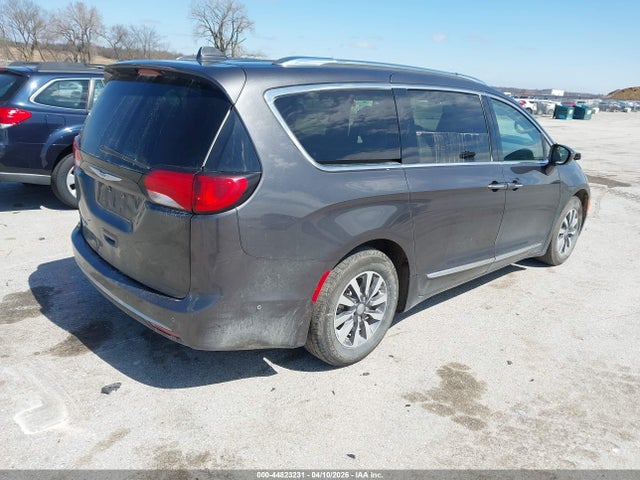 Chrysler Pacifica Touring L Plus