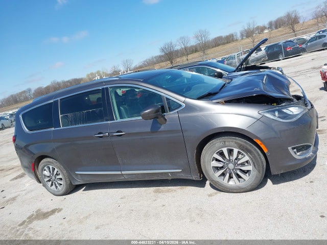 Chrysler Pacifica Touring L Plus