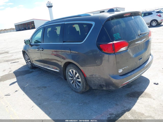 Chrysler Pacifica Touring L Plus