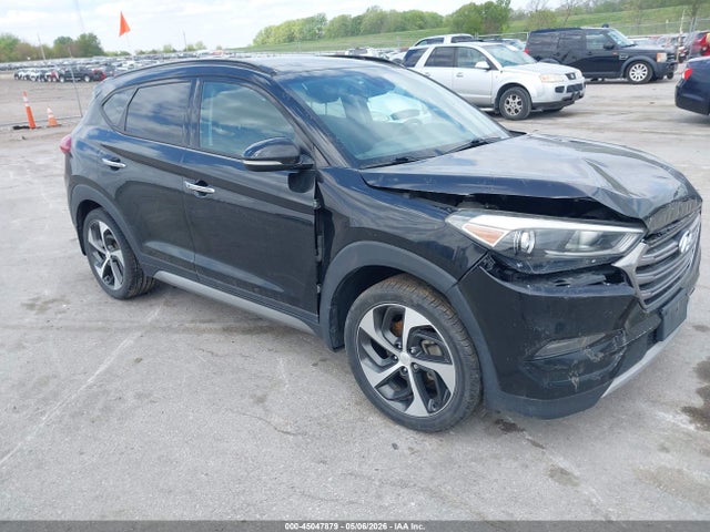 Salvage Hyundai TUCSON Image