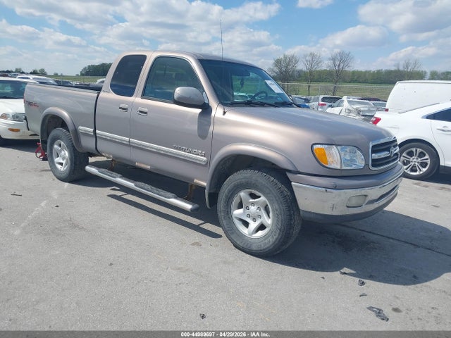 Salvage Toyota Tundra Image