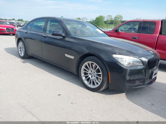 Salvage BMW 7 Series Image