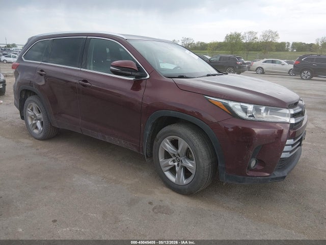 Salvage Toyota Highlander Image