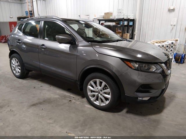 Salvage Nissan Rogue Image