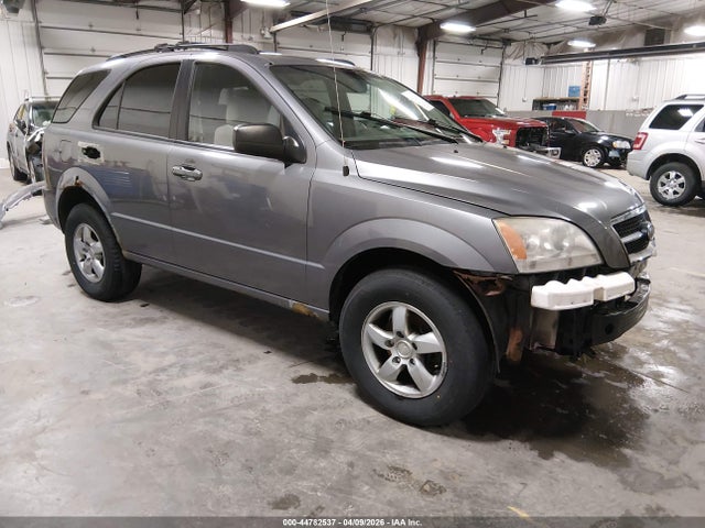 Salvage Kia Sorento Image