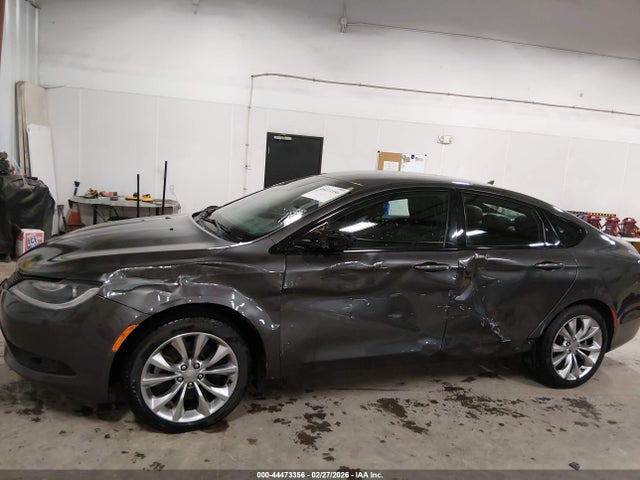 Chrysler 200 S