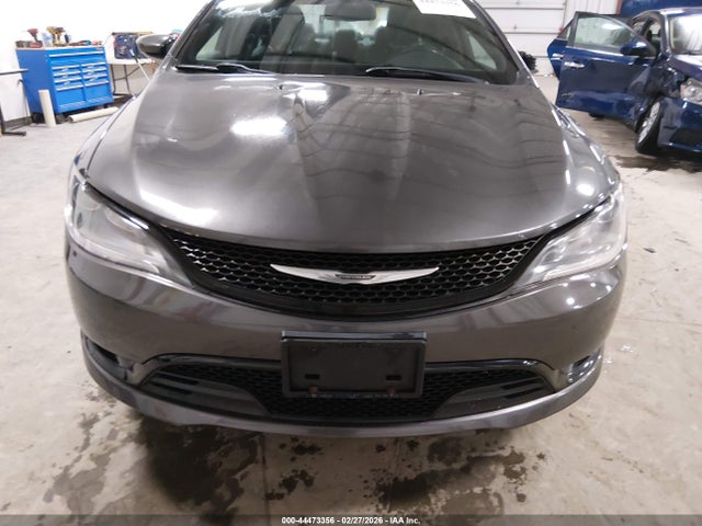 Chrysler 200 S