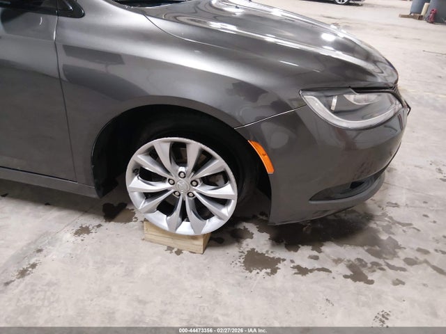 Chrysler 200 S