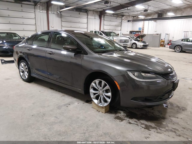 Salvage Chrysler 200 Image