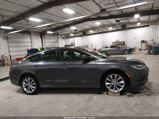 Chrysler 200 S