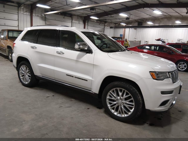 Salvage Jeep Grand Cherokee Image