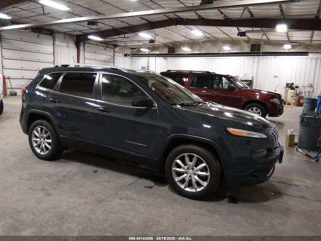 Salvage Jeep Cherokee Image