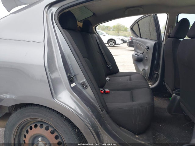 Nissan Versa 1.6 S+