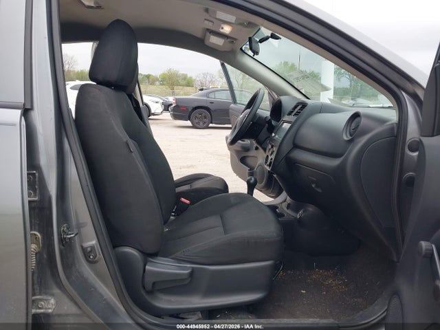 Nissan Versa 1.6 S+