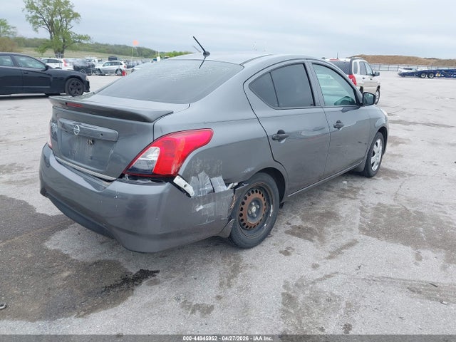 Nissan Versa 1.6 S+